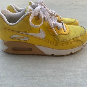Nike Air Max Yellow size 6